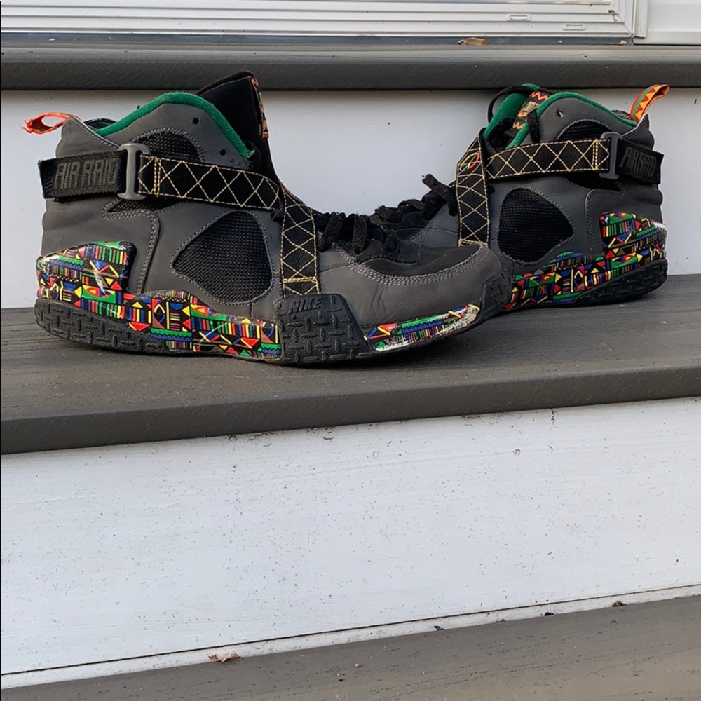 Nike Air Raid “PEACE”